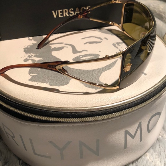 VERSACE Sunglasses - Picture 6 of 8